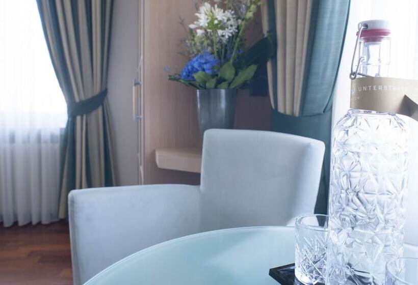 اتاق استاندارد سه نفره, Krone Unterstrass