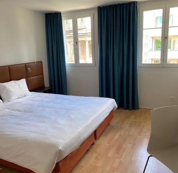 اتاق استاندارد با تخت بزرگ, Royal Hotel Zurich