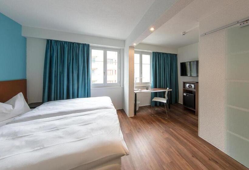 سوییت جونیور, Royal Hotel Zurich