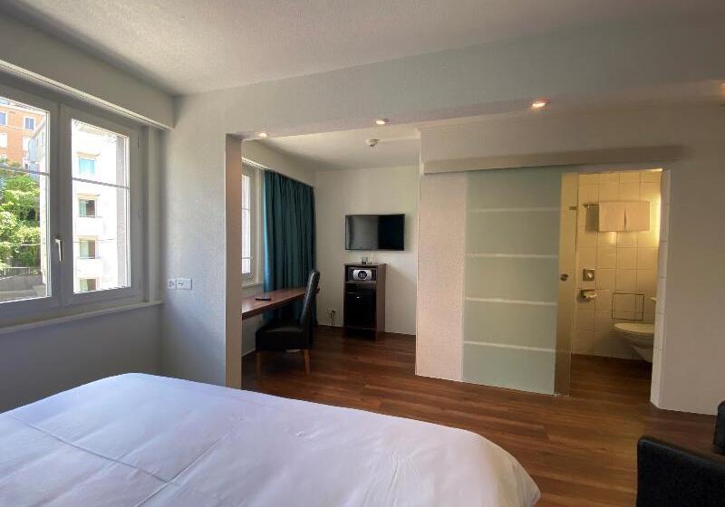 سوییت جونیور, Royal Hotel Zurich