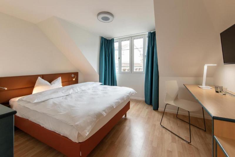 اتاق استاندارد با تخت بزرگ, Royal Hotel Zurich
