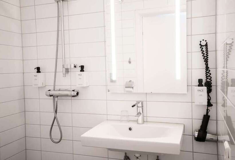 패밀리 룸, Scandic Jarva Krog