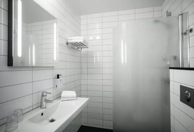 اتاق استاندارد یک نفره, Scandic Jarva Krog