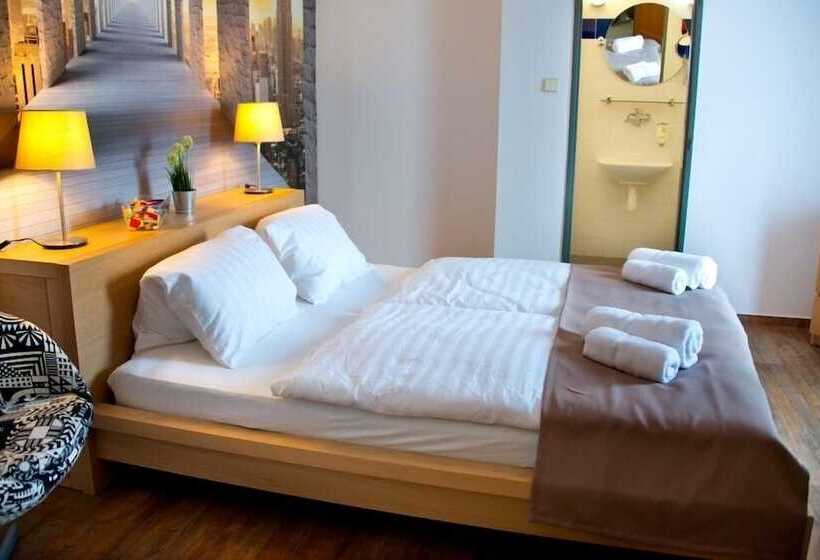 חדר סטנדרט עם מרפסת, A Museum Of Bricks