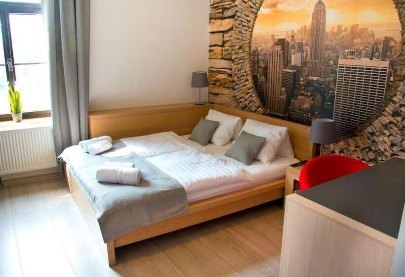 חדר סטנדרט, A Museum Of Bricks