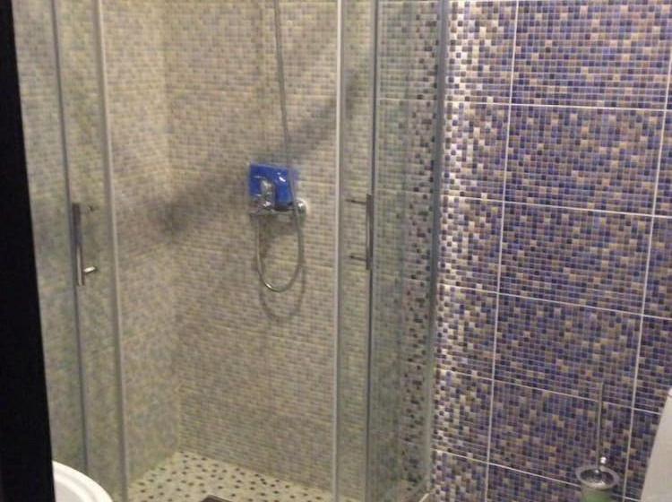 اتاق اکونومی, Poshale