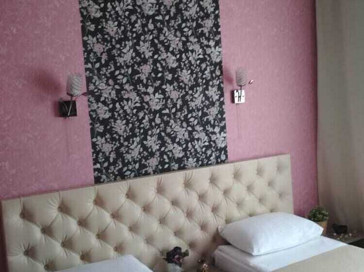 اتاق اکونومی, Poshale