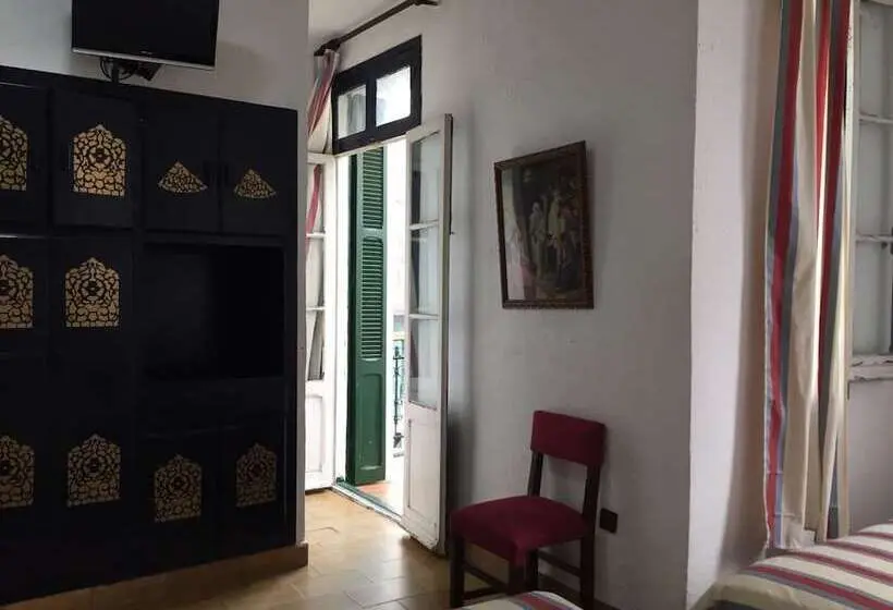 اتاق استاندارد چهار تخته, Regina