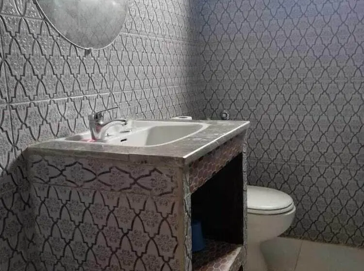 اتاق استاندارد سه نفره, Regina