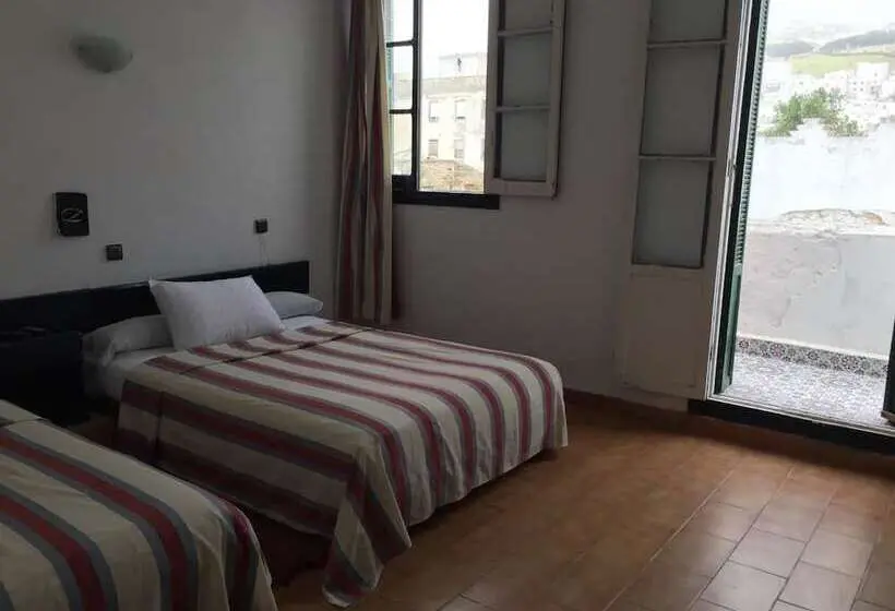 اتاق استاندارد سه نفره, Regina