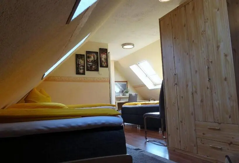 Standard Quadruple Room, /restaurant Balkan