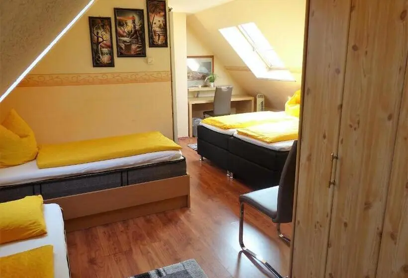 Standard Quadruple Room, /restaurant Balkan