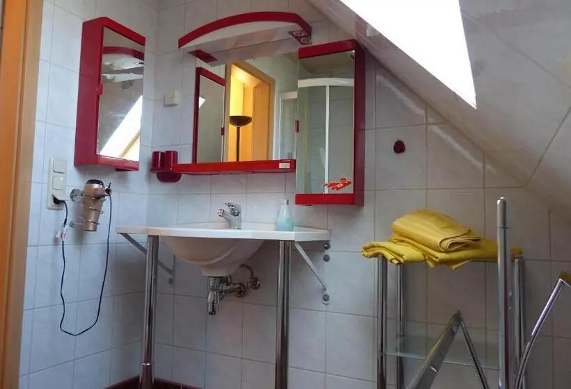 Standard Quadruple Room, /restaurant Balkan