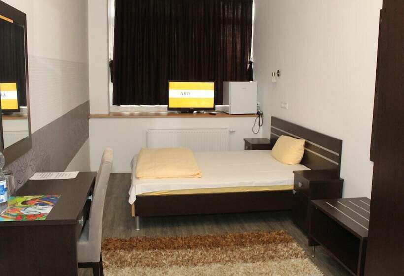 Camera Standard, Terminal Hotel One