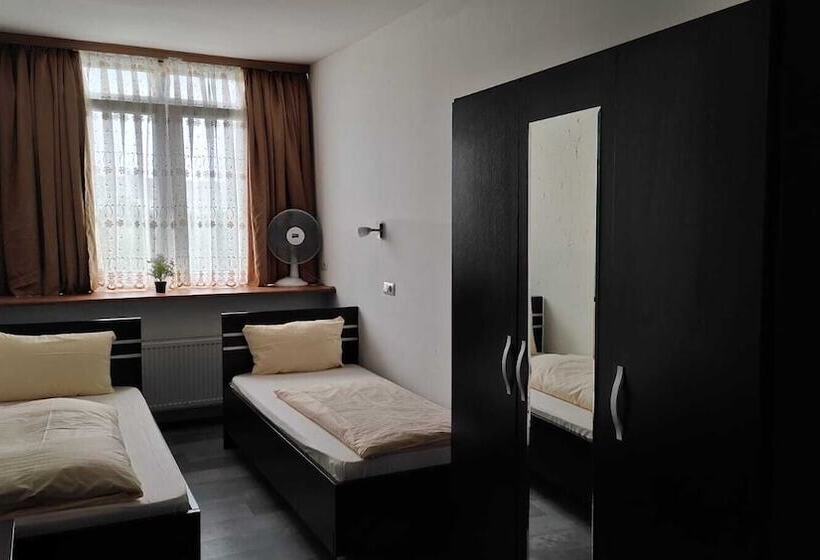 Camera Standard, Terminal Hotel One