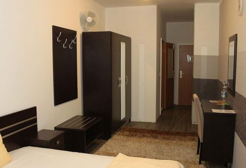 Quarto Estandar, Terminal Hotel One