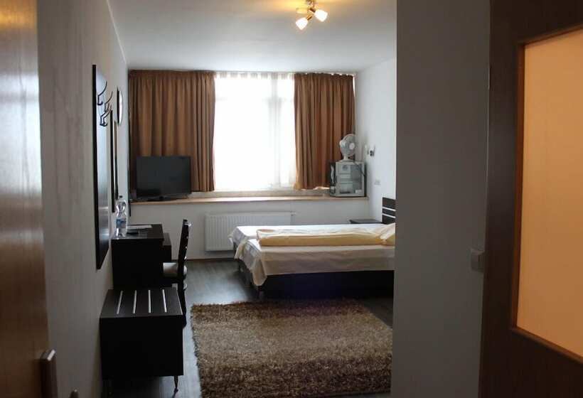 Camera Standard, Terminal Hotel One