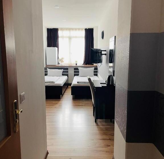 Camera Standard, Terminal Hotel One