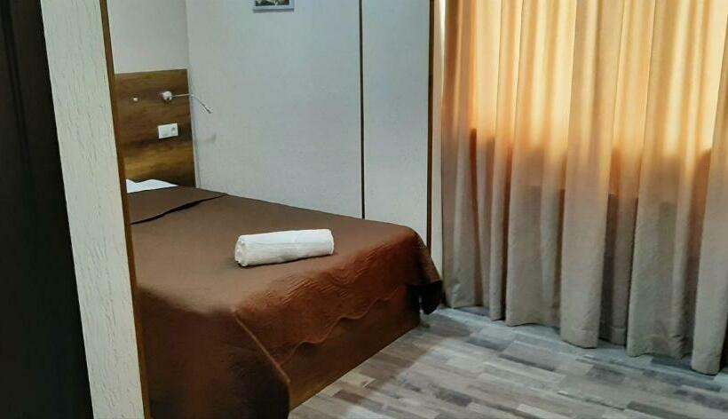 غرفة قياسية فردية, Tolia