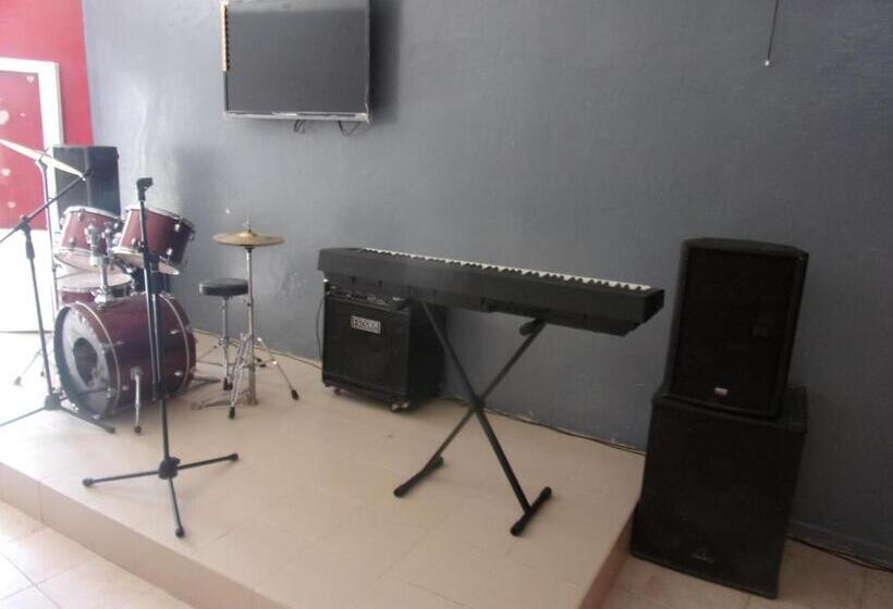 اتاق لوکس, Melia