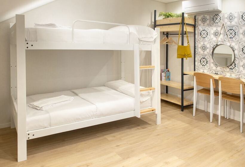 اتاق خانوادگی, The Central House Lisbon Baixa