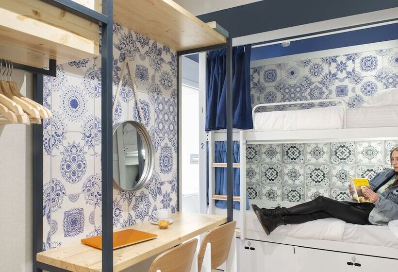 اتاق استاندارد چهار تخته, The Central House Lisbon Baixa