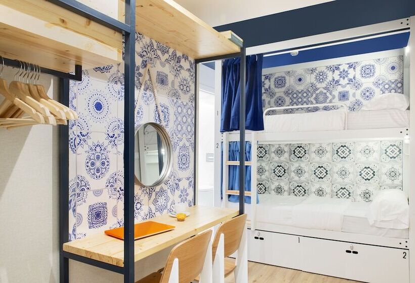 اتاق استاندارد چهار تخته, The Central House Lisbon Baixa