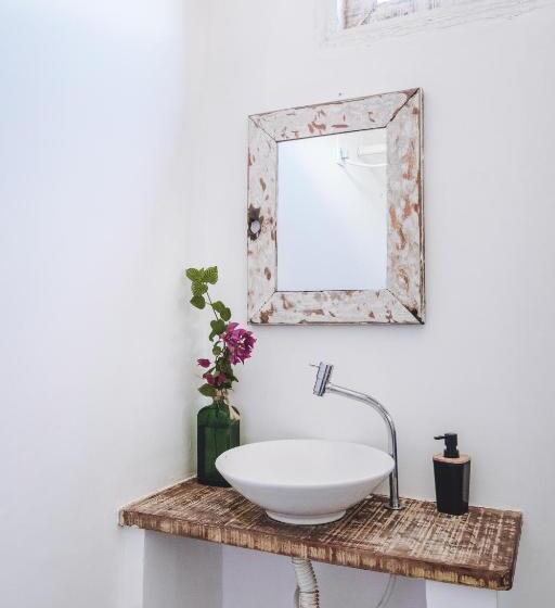 高级三人间, Casa Nomade