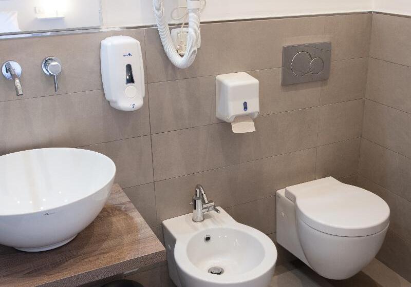 Семейный Номер, Lobby Collective Hostel  Lecce