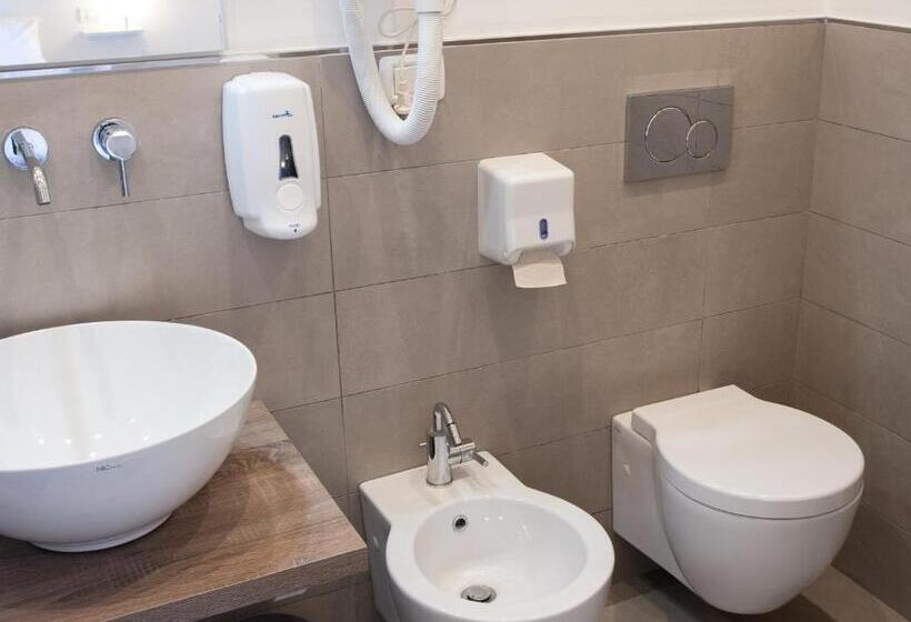 Семейный Номер, Lobby Collective Hostel  Lecce