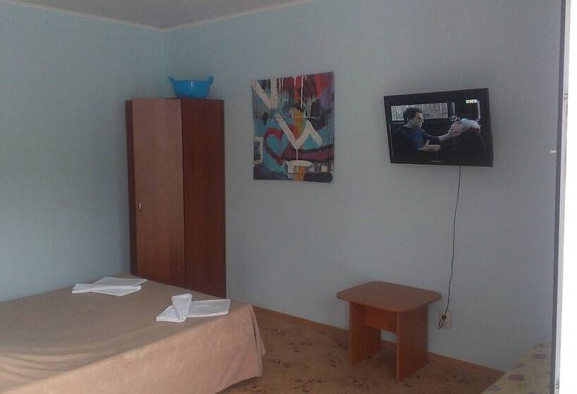 غرفة قياسية ثلاثية, Guest House Vera