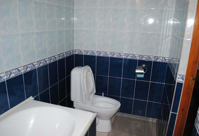 غرفة قياسية ثلاثية, Guest House Vera