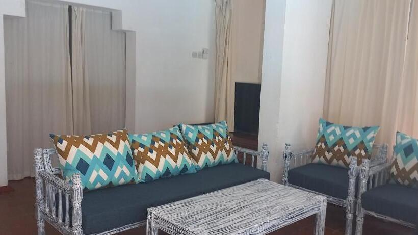 آپارتمان 1 خوابه با چشم‌انداز استخر, Wayside Beach Apartments