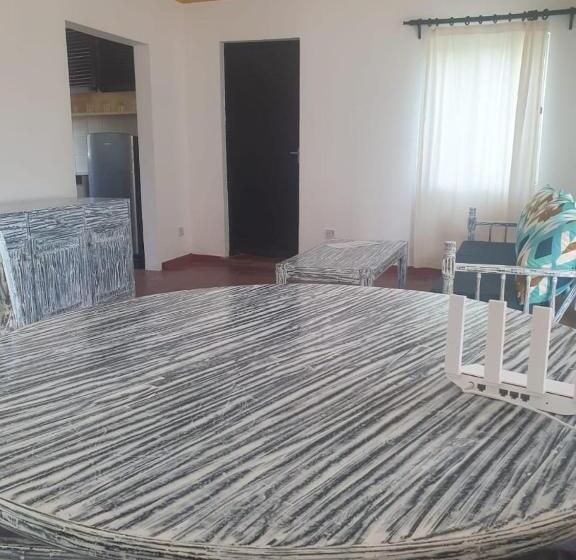 آپارتمان 1 خوابه, Wayside Beach Apartments