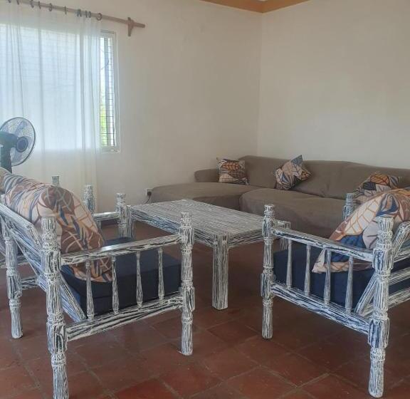 آپارتمان 3 خوابه, Wayside Beach Apartments