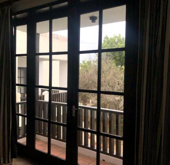 آپارتمان 3 خوابه, Wayside Beach Apartments