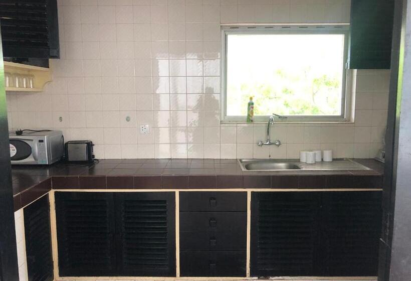 آپارتمان 3 خوابه, Wayside Beach Apartments