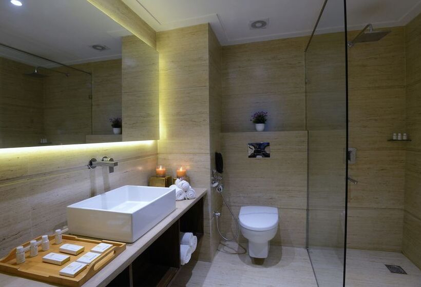 اتاق لوکس, Golden Tulip Agra