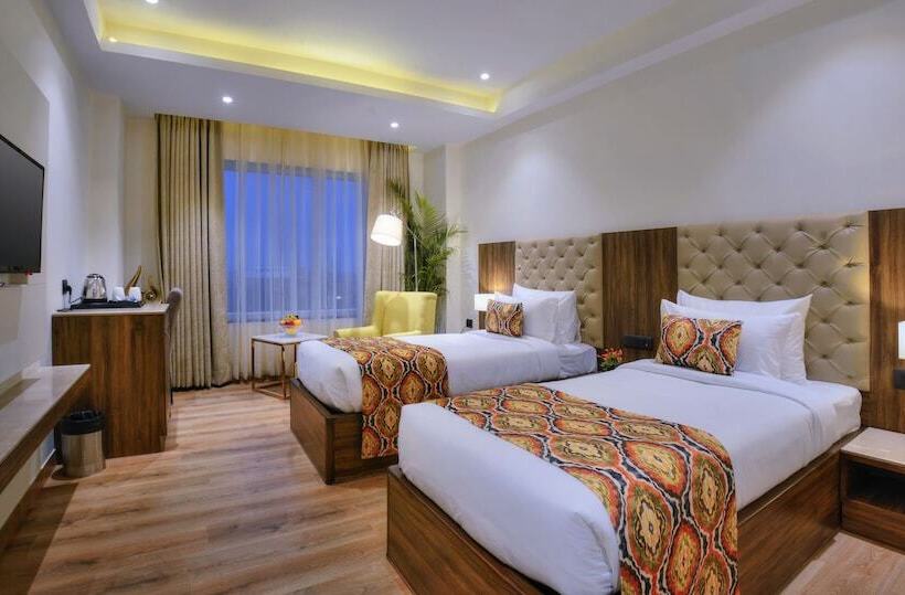 Номер Deluxe, Golden Tulip Agra