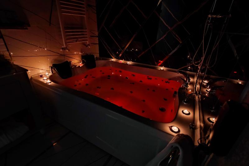 חדר סטנדרט עם מיטת קינג, Sandman Signature Sherwood Park