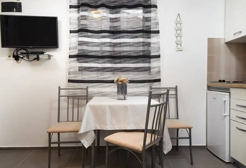 Standard Stúdió Szoba, La Perla Apartments