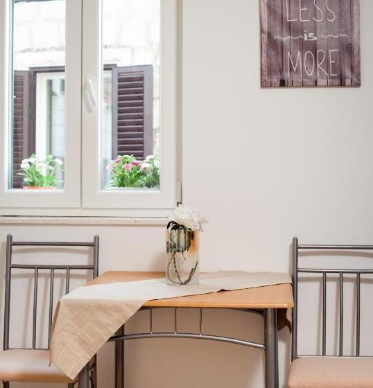 Estúdio Comfort, La Perla Apartments