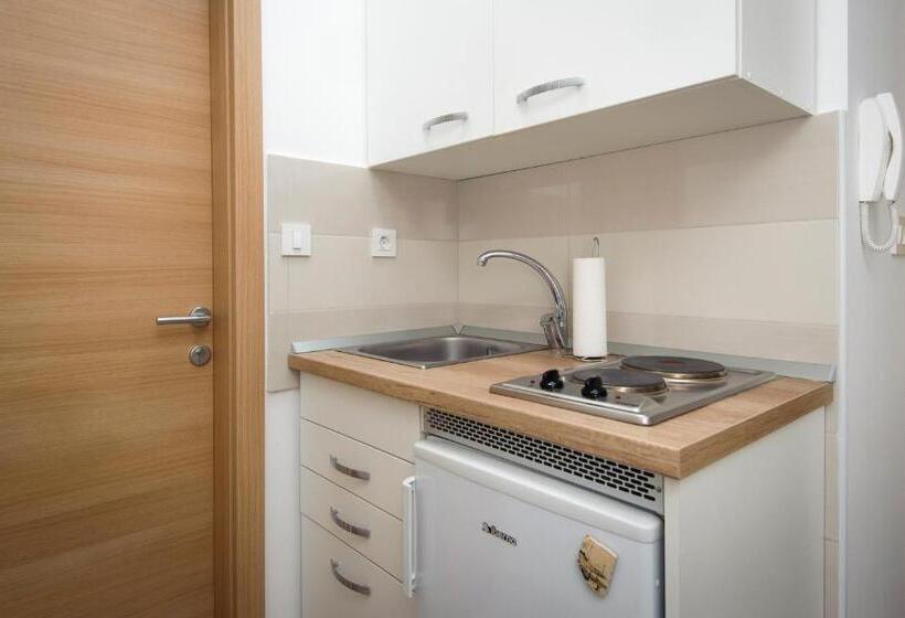 Estúdio Comfort, La Perla Apartments