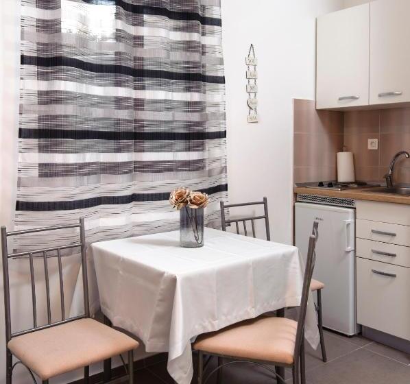 Estúdio Economy, La Perla Apartments