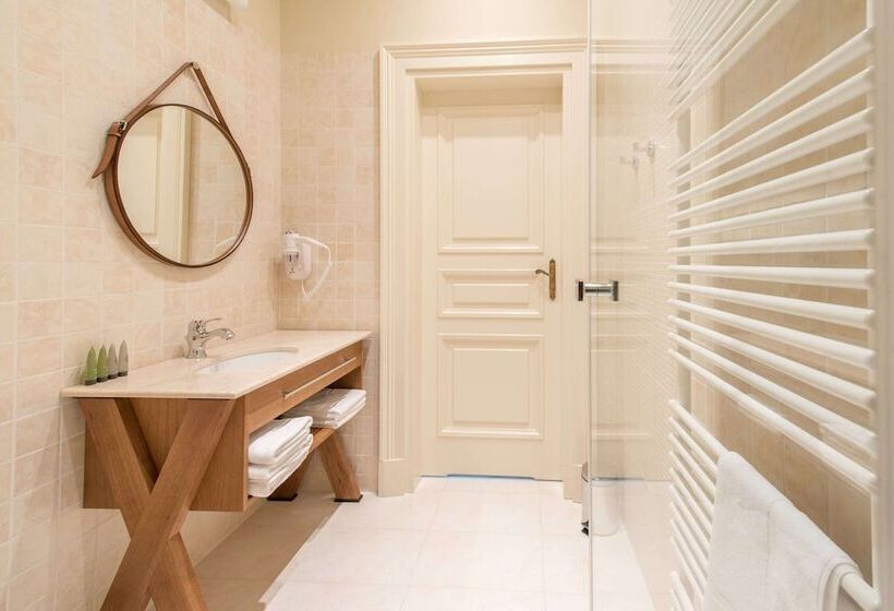 חדר דלוקס, Pałac Warlity