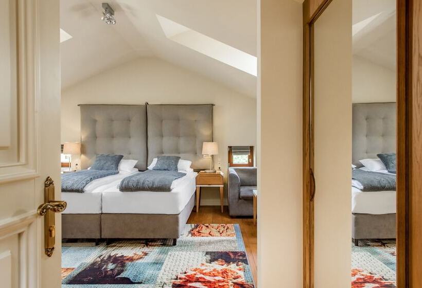 חדר דלוקס, Pałac Warlity