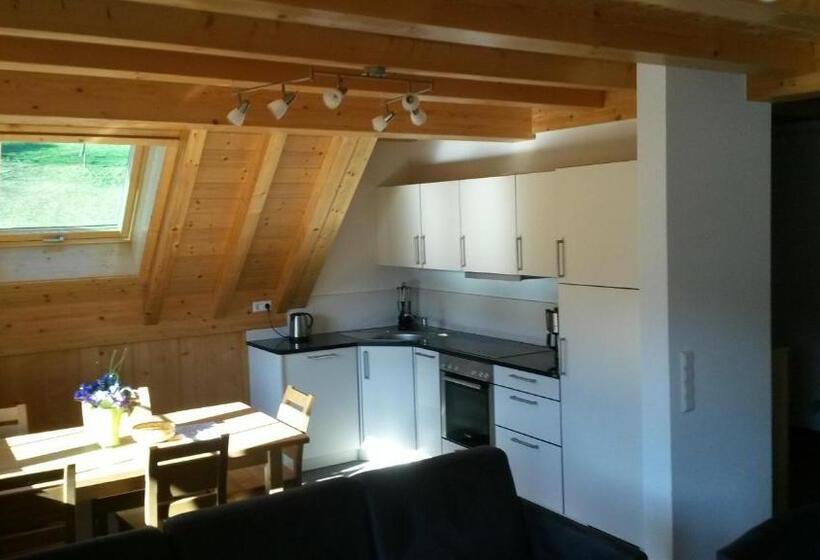 דירת שני חדרים, Rommelehof