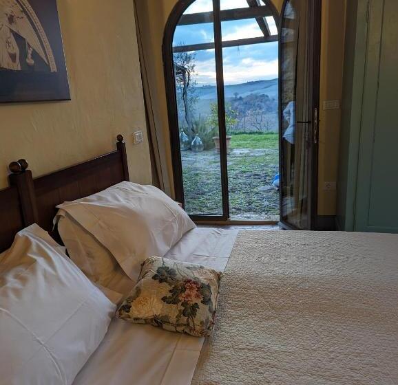 テラス付きスタンダードルーム, Podere Spedalone