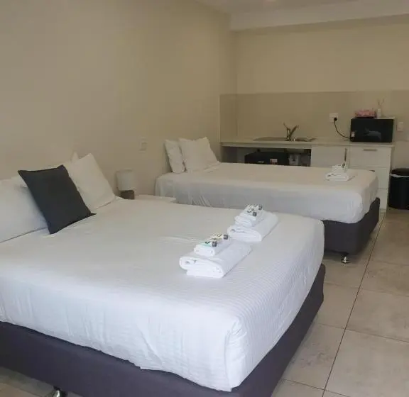 デラックストリプルルーム, Carlton Suites