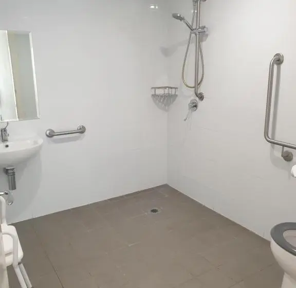 デラックストリプルルーム, Carlton Suites